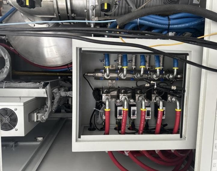 V2 Vacuum Furnace media 15
