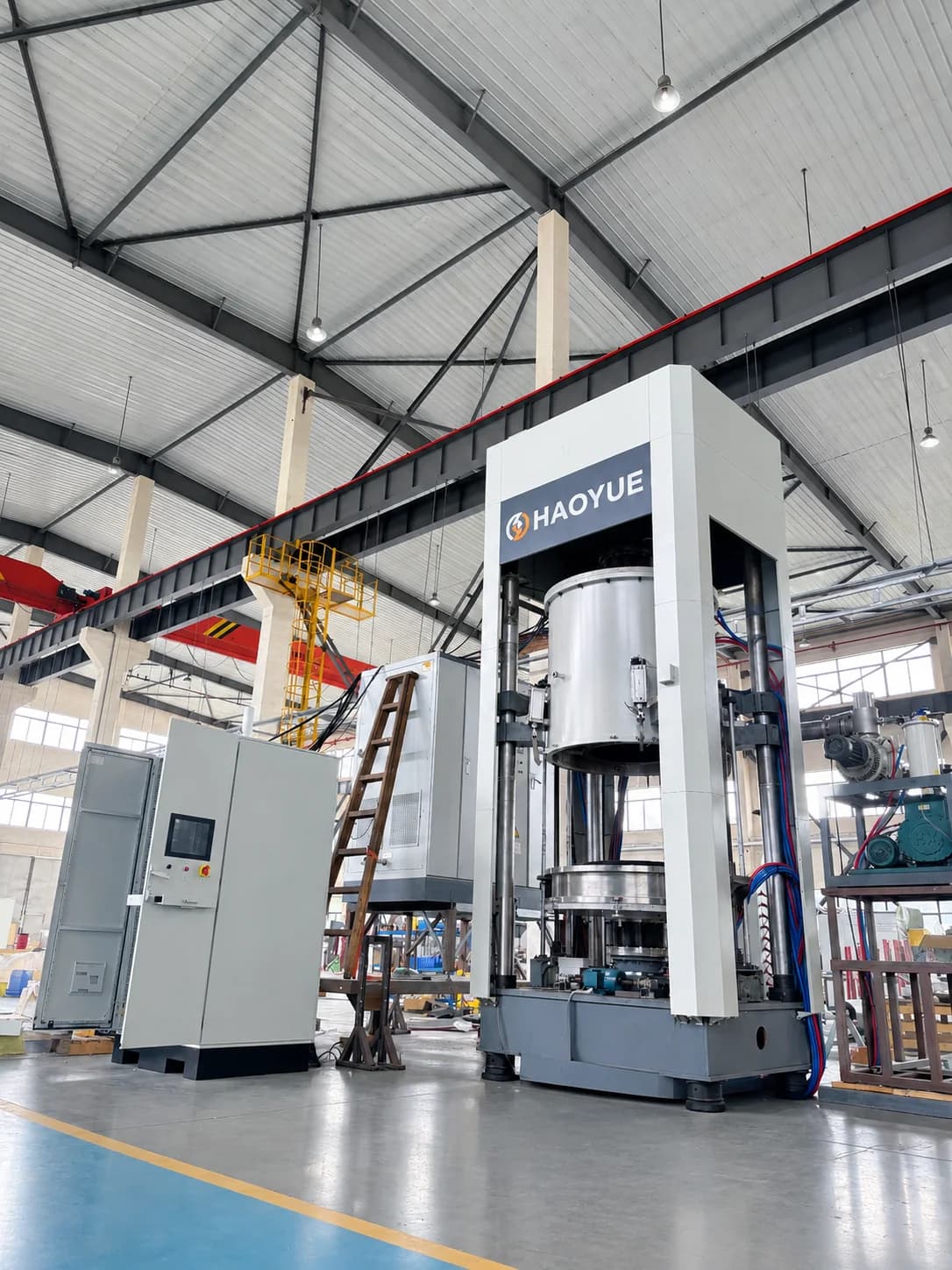 Front view of Haoyue thermal processing equipment on the workshop floor